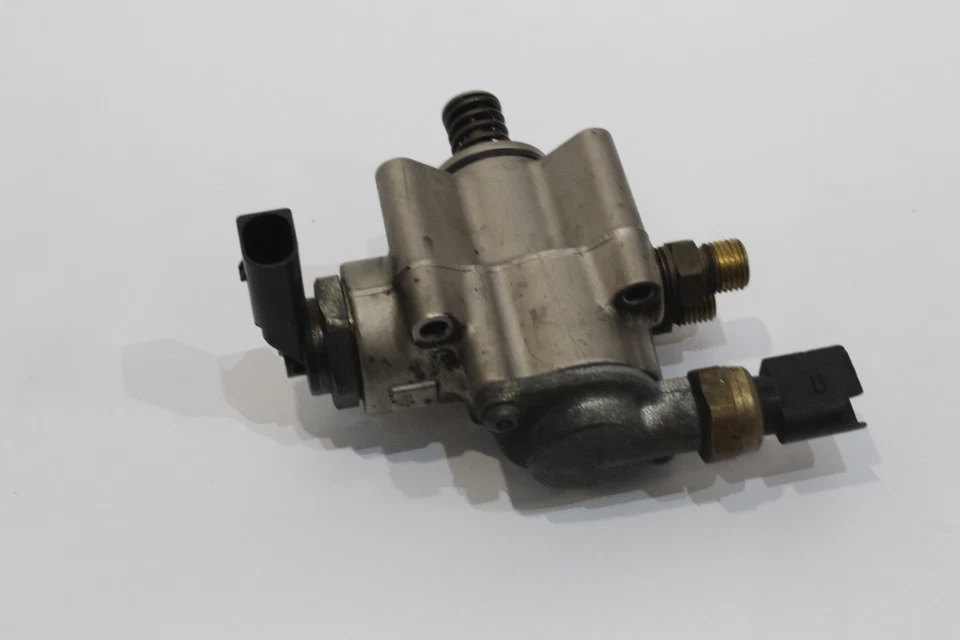 Audi RS4 8E B7 4.2 V8 NS Left High Pressure Fuel Rail Supply Pump FAULTY — 第 4/4 张图片