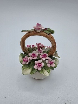 Biskuit-Porzellan Figur Capodimonte Italien Blumen Strauss ca. 9 cm hoch
