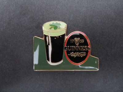 GUINNESS - Pin.   Rarität... Dachbodenfund.   Wappen und Glas.