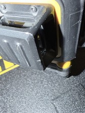 DeWalt DCLE34031N 18V XR Compact Green Laser 3 x 360 Degree Bare Tool + Tripod