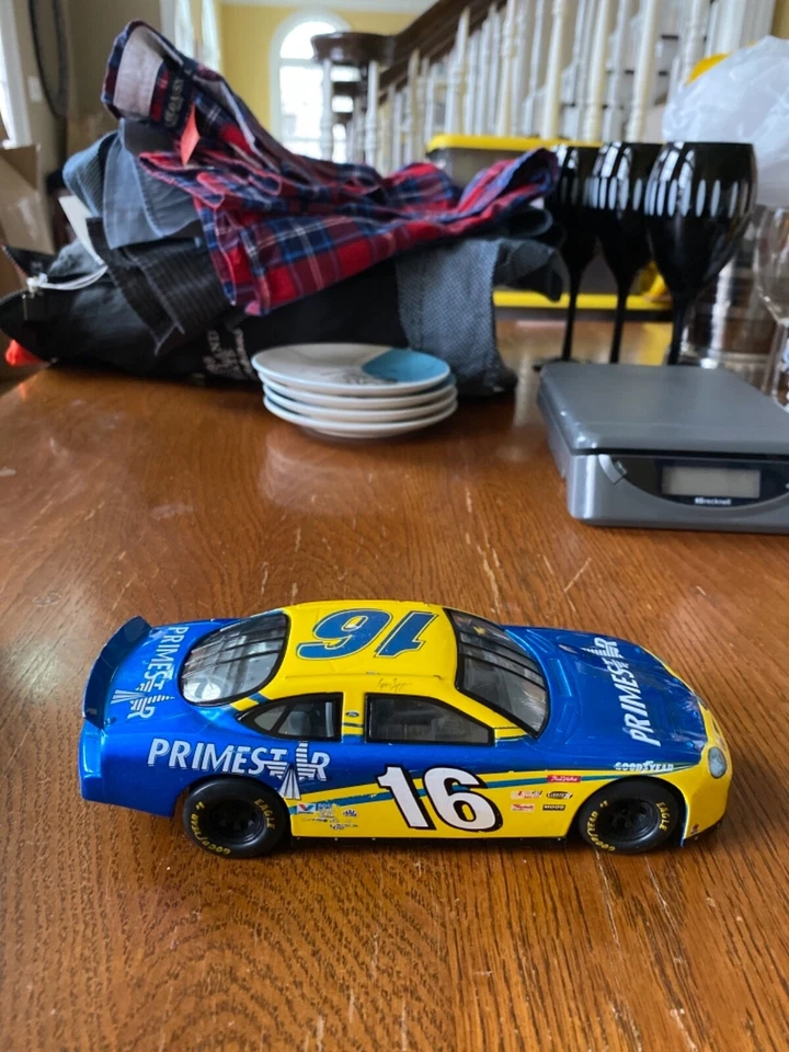 KEVIN LEPAGE 1/24 FORD TAURUS 16 RACING CHAMPIONS 1998 - Image 3 of 4