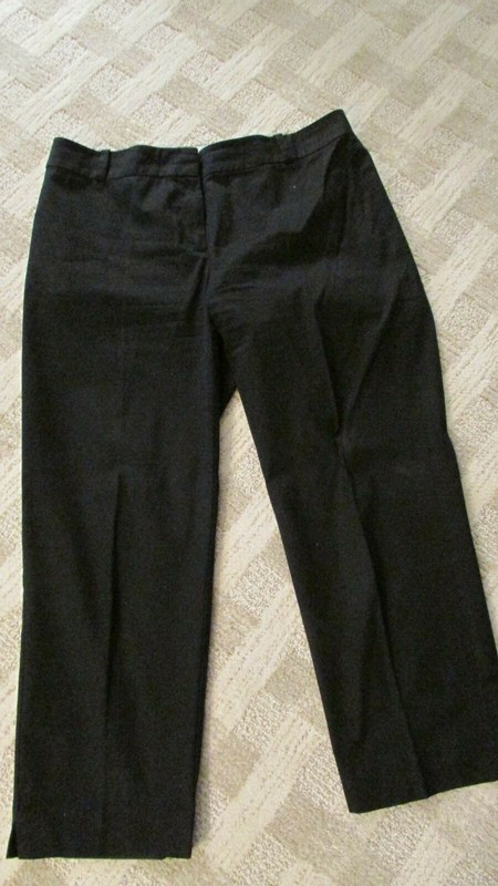 Ladies Talbots Navy Chino Cropped  Pants, Size 12
