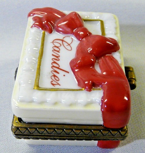 Vintage Midwest of Cannon Falls Candies Box Trinket Box w/Chocolate Trinket - Picture 2 of 7