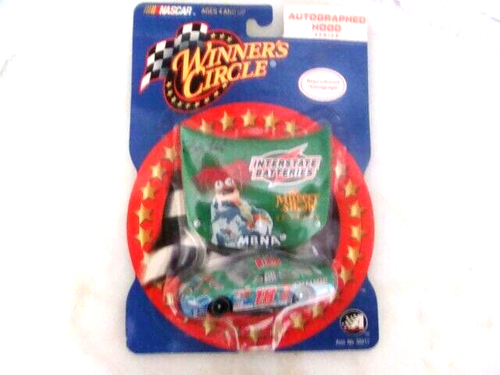 BOBBY LABONTE #18 Muppet Pontiac Winner's Circle 1:64 Car 2002 NASCAR - Picture 8 of 9