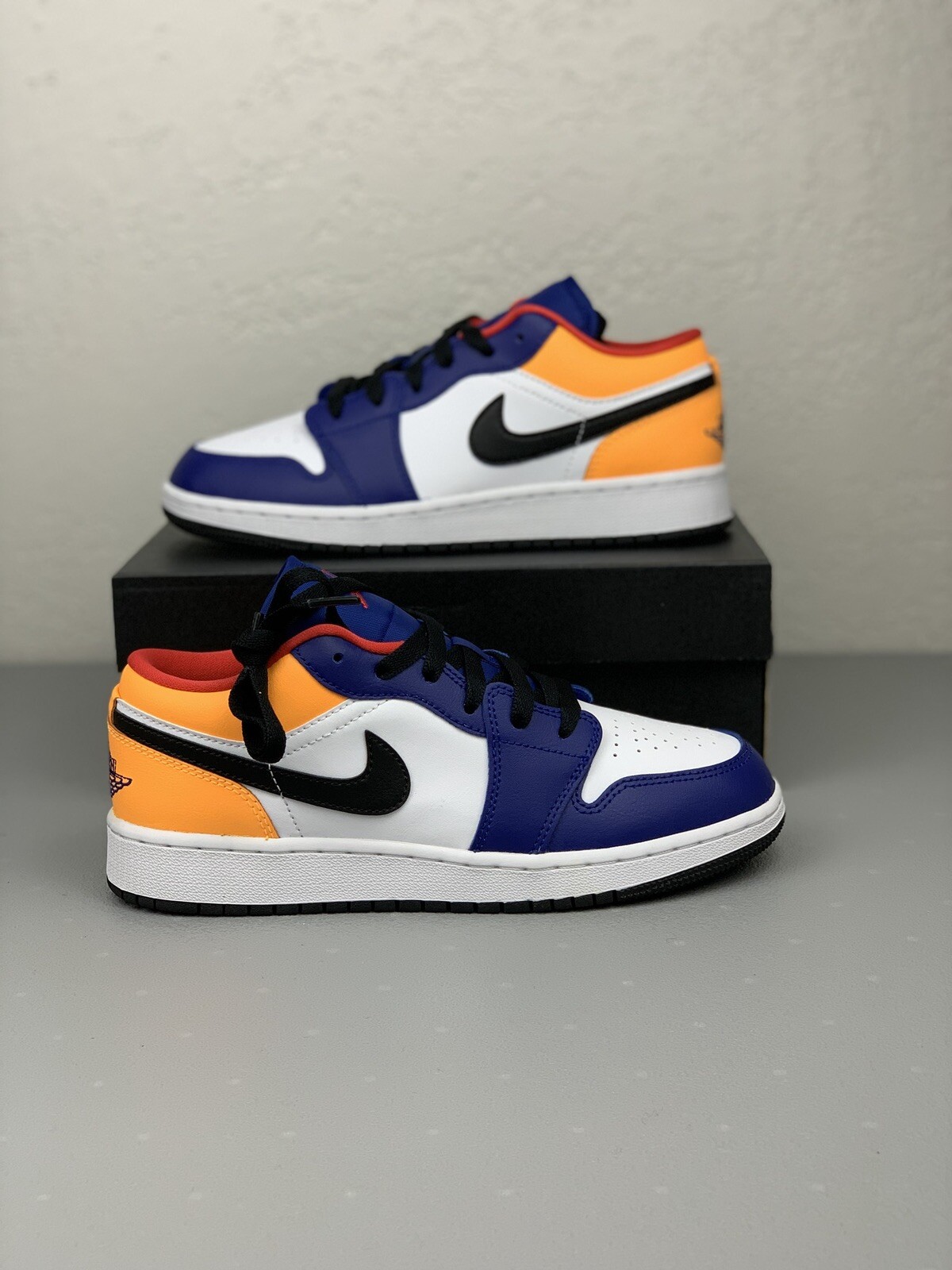 jordan 1 blue and white and black