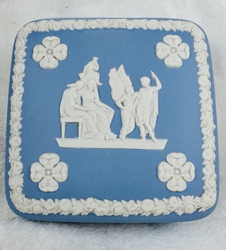 VTG 1966 Wedgwood Jasperware Icarus & Daedalus Covered Trinket Box Square 3.5” - Picture 18 of 18