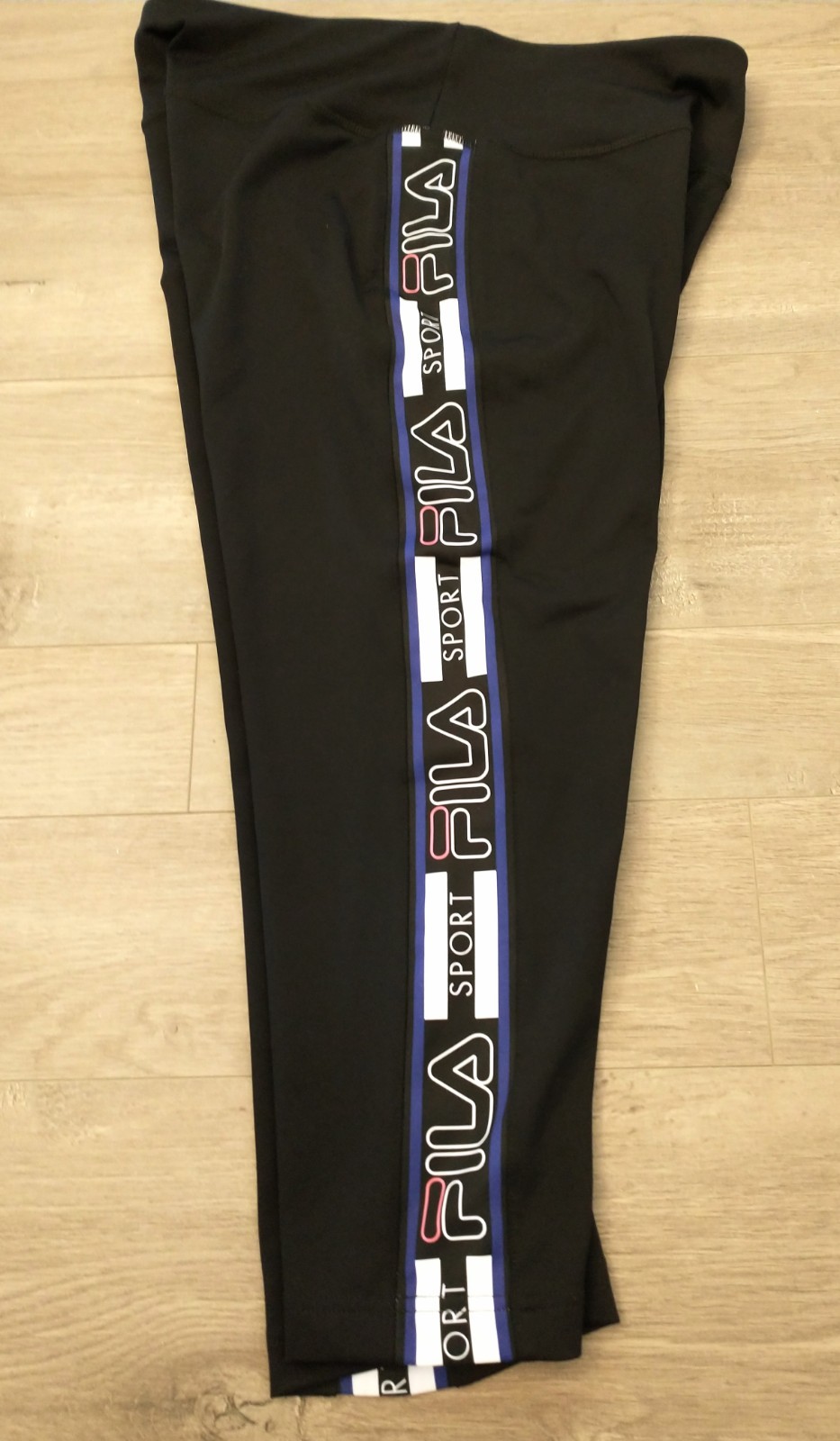 Leggings donna Fila Sport Medium Capri con scritte grafiche laterali neri