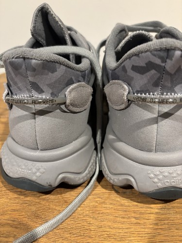 Size 8- adidas Ozweego - Picture 4 of 17
