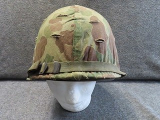 KOREAN WAR U.S. MARINE CORPS M1 HELMET IN VERY GOOD CONDITION 2nd PATTERN CAMMO