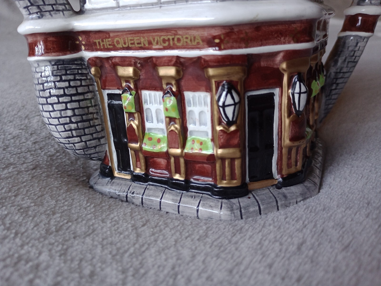 Ornamental teapot The Queen Victoria decorative EastEnders by Annie