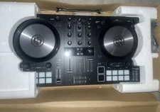 Native Instruments Kontrol S2 MK3 Double Deck Controller - 25421