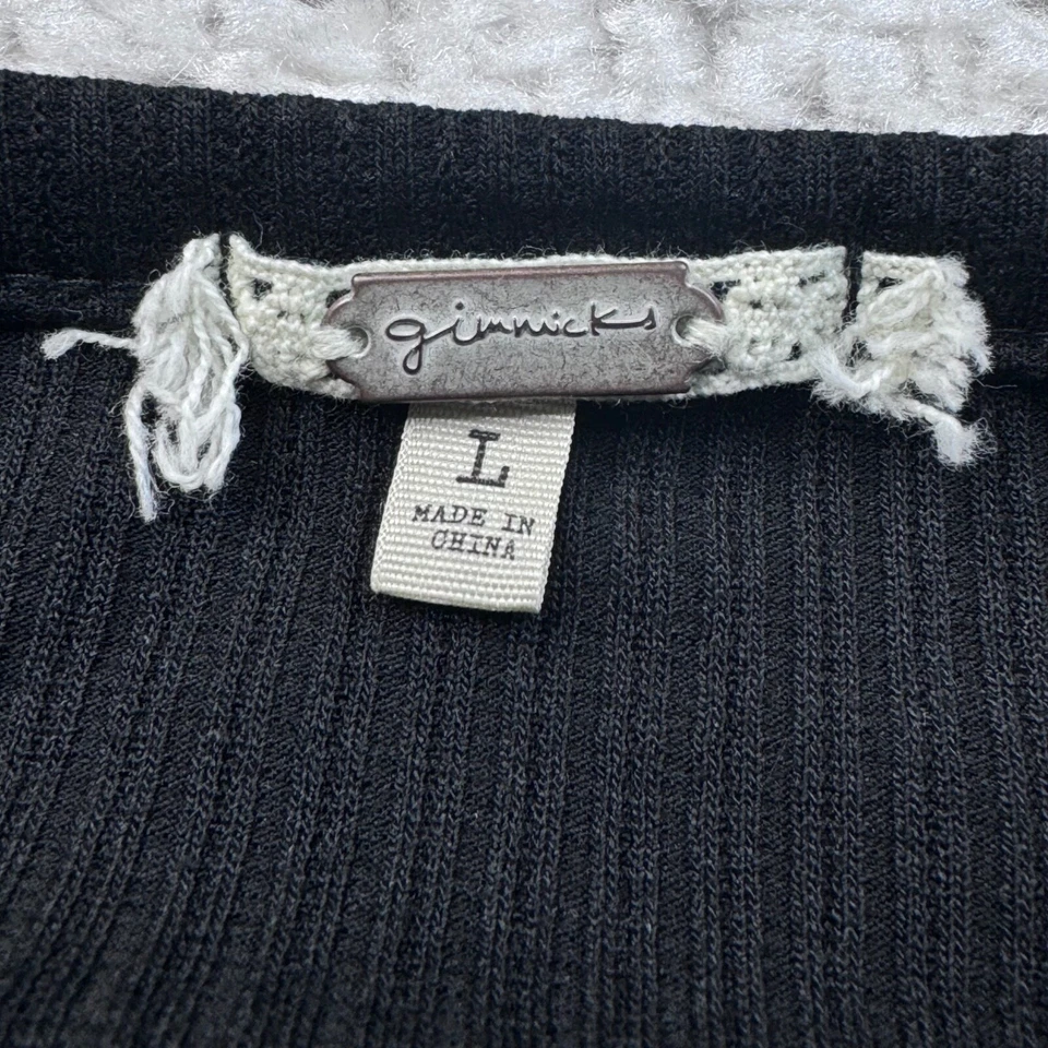 Top Gimmicks By BKE negro cuello en V encaje floral cachemira mangas abullonadas para mujer grande Foto 3 de 4