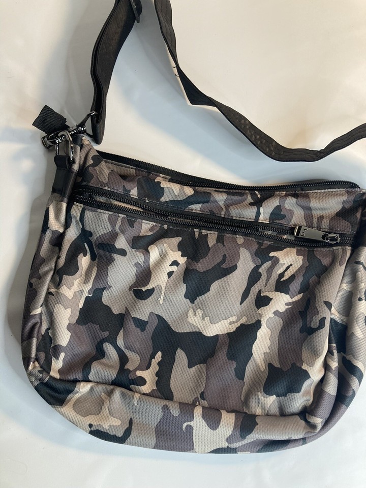 Lug Medium Crossbody Slider Fs Camo Midnight Black Bag eBay