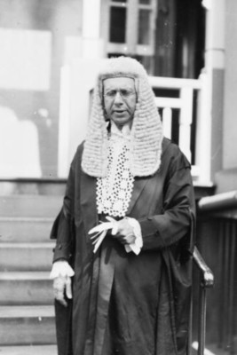 Richter D. Levy im Gewand, New South Wales, 1930, 1 Australien 4x6 Foto