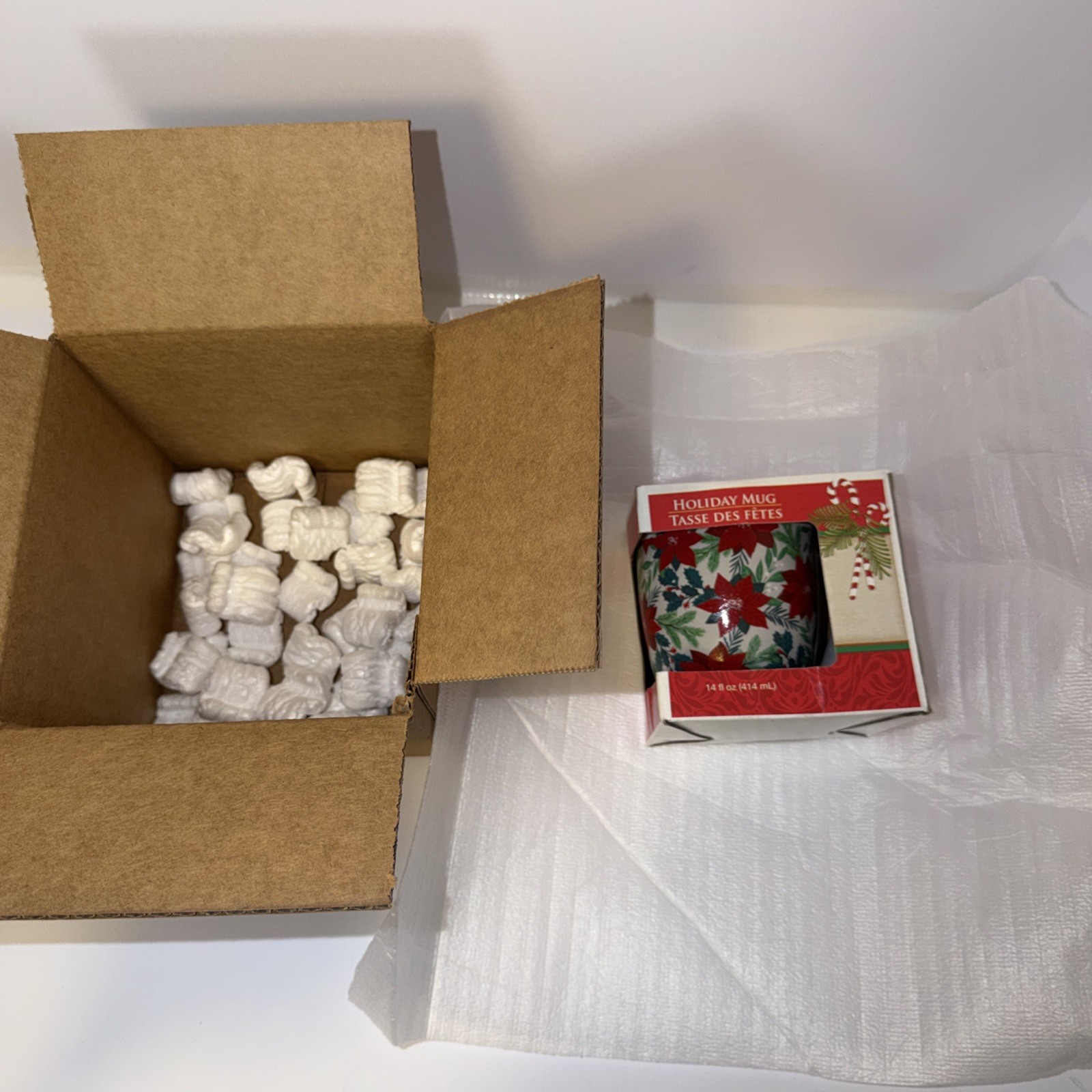 NIB Holiday Mug 14oz Poinsettia Christmas Greenbrier International Royal Norfolk