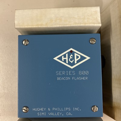 Hughey & Phillips S800BF120 Series 800 Beacon Flasher