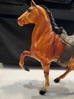 Vintage 1960s Hartland horse Regal Saddlebred Blood Red Bay #4502 w/ saddle — photo 2