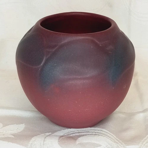 VAN BRIGGLE USA MULLBERRY GLAZE ART POTTERY VASE 1922 - 1926