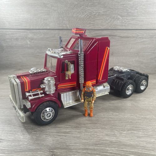 M.A.S.K. Rhino 1985 w/ Bruce Sato & Matt Trakker Kenner