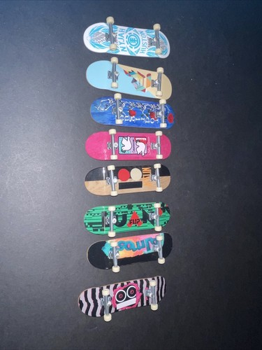 Tech Deck 8 Finger Board Skateboards - Picture 5 of 8