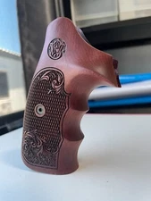 New Art on Wood remade for Decorative Grips for S&W, K/L ROUND BUTT 686