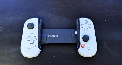 BACKBONE One PS Edition Mobile Controller for iPhone, PASS-THROUGH CHARGING