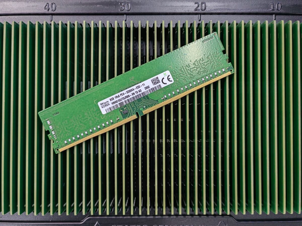 SK Hynix 8GB DDR4 3200MHz ECC UDIMM RAM 1Rx8 PC4-25600 SK Hynix 8GB DDR4 3200MHz ECC UDIMM RAM 1Rx8 PC4-25600
