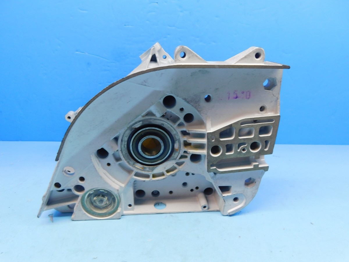 NOS OEM CRANKCASE FOR STIHL 056 MAGNUM 2 CHAINSAW 1115 020 2113