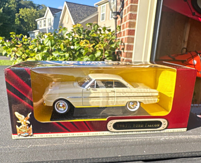 Yat Ming Road Signature 1:18 1963 Ford Falcon Diecast Metal Beige