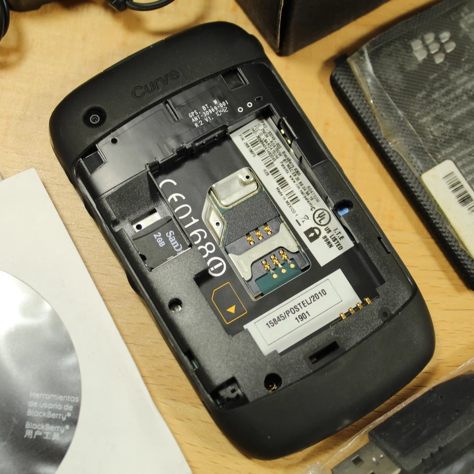 Raro Vintage Blackberry Curve 9300 Rosa En Caja Coleccionable Internacional Foto 3 de 3