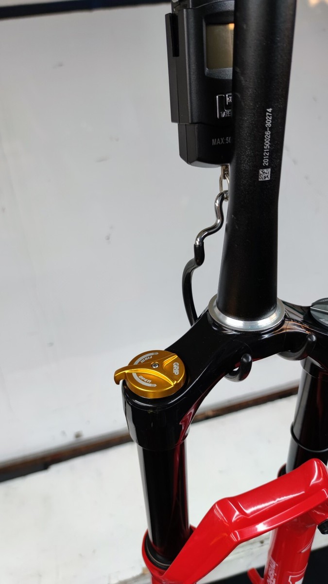 Fourche VTT Marzocchi Bomber Z1 29" 140mm - Noir Mat - Neuf En Boîte