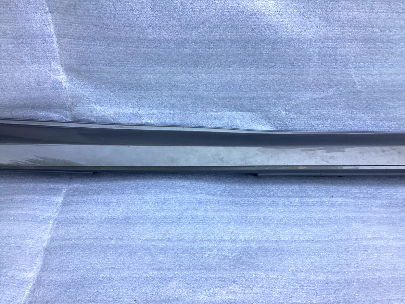 2003-2012 Maserati Quattroporte left rocker molding OEM