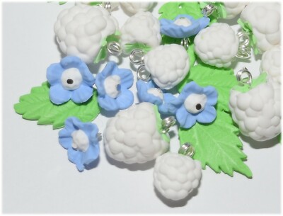 Weiße Beere Charms Winter Weihnachten Yule Perlen Handarbeit Fimo Schmuck