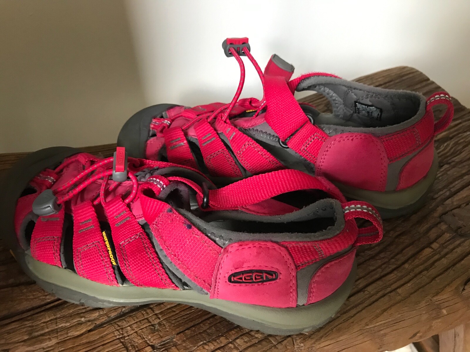 (V) Excellent KEEN Pink Water Sport Sandal Shoe Size 4