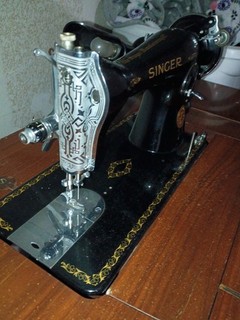 1941 model 15 Singer Electric Sewing Machine