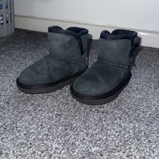 Children’s Genuine Black Ugg Boots With Bow Age 7