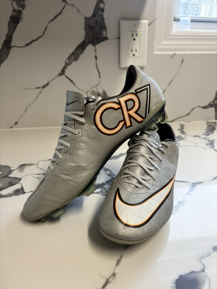 Nike Mercurial Superfly V CR7 FG Cool Grey EE. UU. 8,5 - Usado Foto 2 de 4