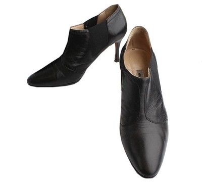 Manolo Blahnik Schwarze Bandi-Ankle Boots 38 26810924
