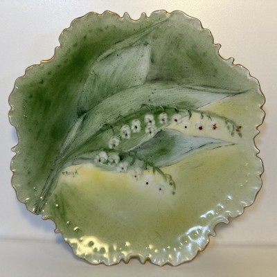 Rosenthal Monbijou R&C Bavaria Antique Gold Scalloped Edge Small 7  Lily Signed