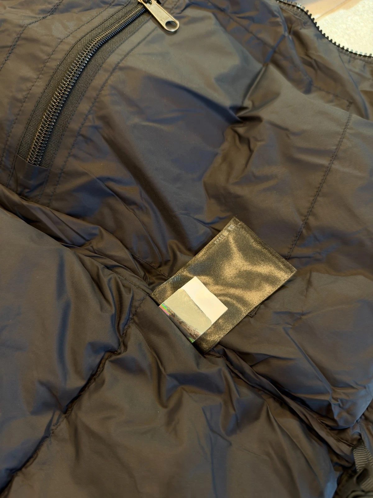 The North Face Men's 1996 Retro Nuptse 700 Down Puffer Jacket Black Size Large - product detail image 5