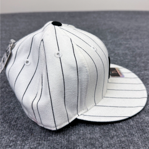 Reebok Miami Heat Fitted Hat Size 7 1/4 White w/ Black Pinstripe Satin lined NBA - Picture 4 of 7