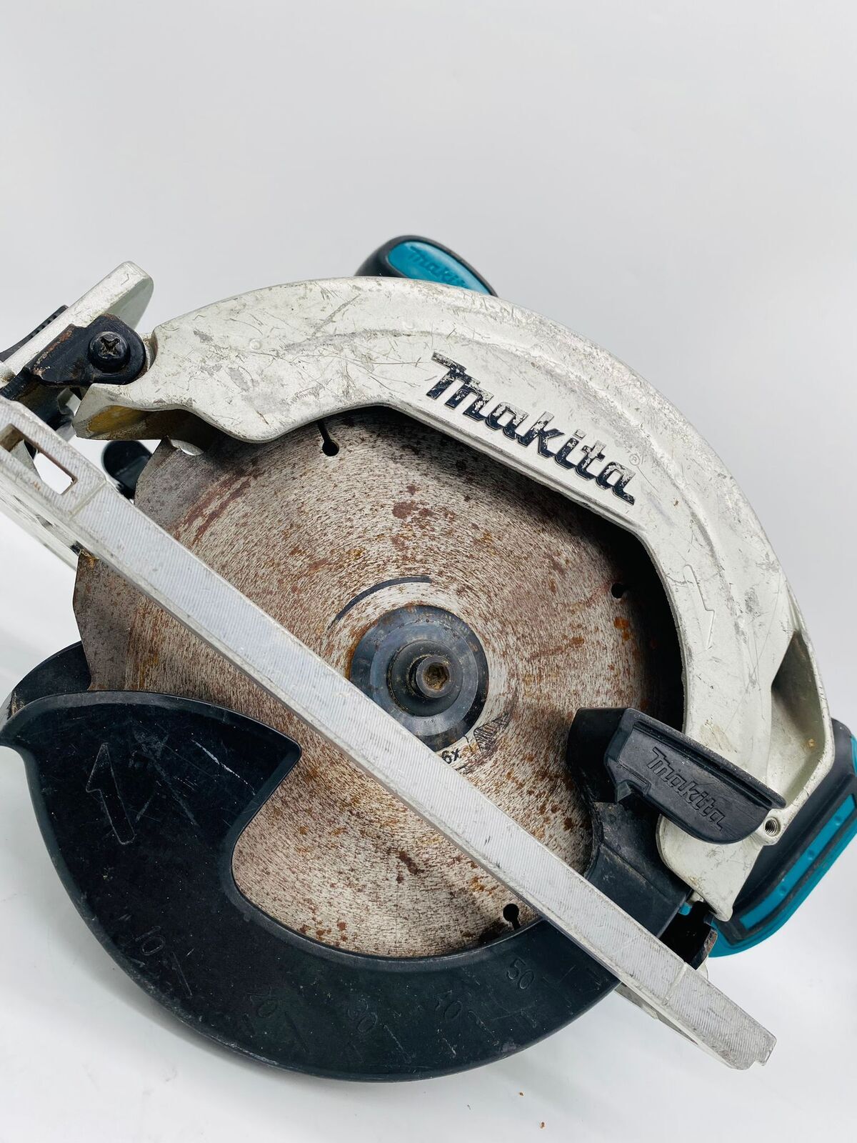 Makita DSS611 61/2" 18V 165mm Cordless Circular Saw Skin Only