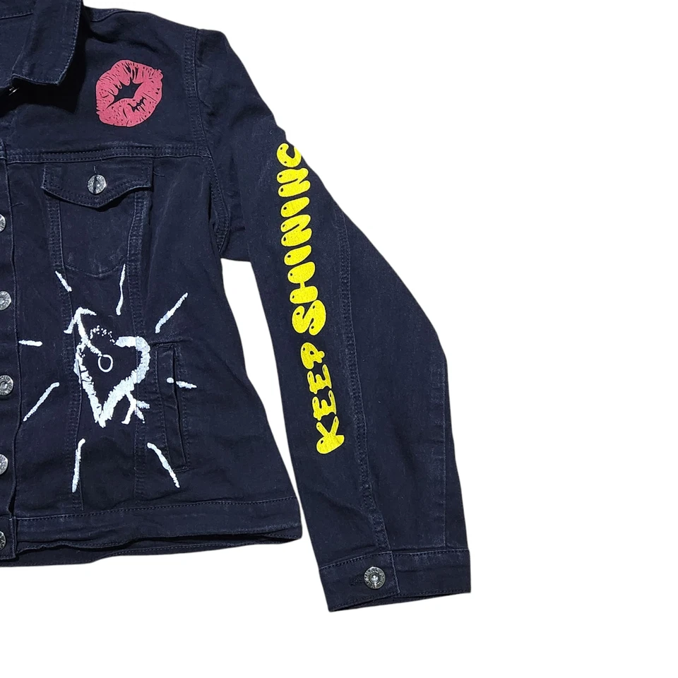 Chaqueta de mezclilla Ashley Stewart 14/16 para mujer gráfica ropa de calle camionero estilo de vida  Foto 4 de 4