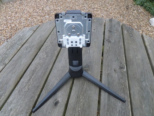 Samsung TV oder Monitor Display Ständer aus Odyssey entfernt 24" Modell F24G35TFWU