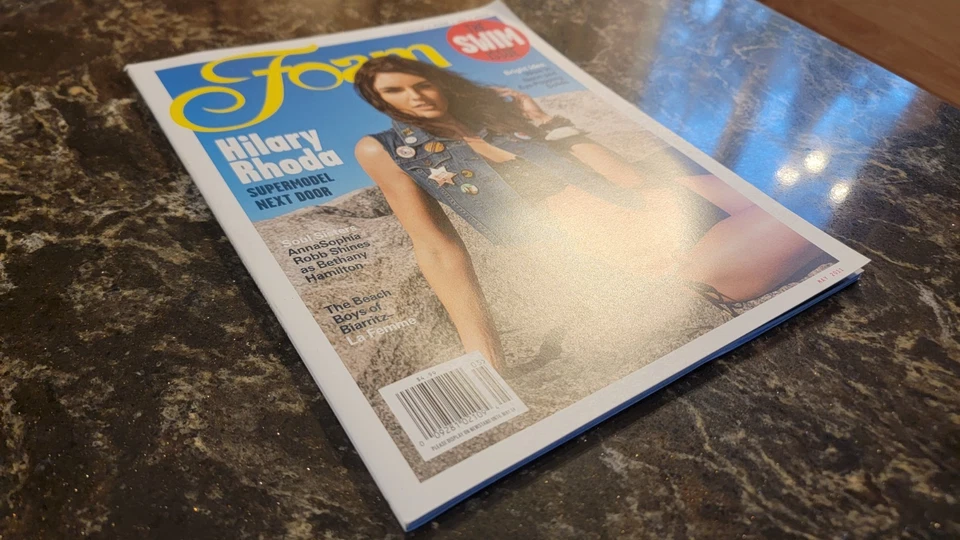 Foam Magazine May 2011 Hillary Rhoda “The Swim Issue” Fashion Ocean Art Music Foto 2 de 4