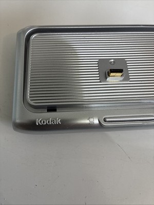 NEW ! Kodak EasyShare Camera Dock Series 3 - Transfer Images & Charges Battery