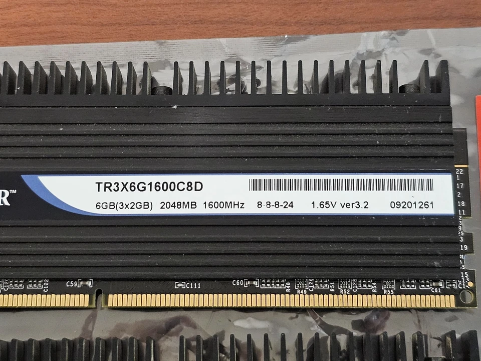 Lote de 4 unidades CORSAIR TR3X6G1600C8D 2 GB memorias RAM para juegos (DDR3, 1600 MHz, 8 GB en total) Foto 2 de 2