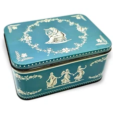 Vintage WEDGEWOOD Style Hinged Tin Box Cottage Farmhouse Cabin Decor England