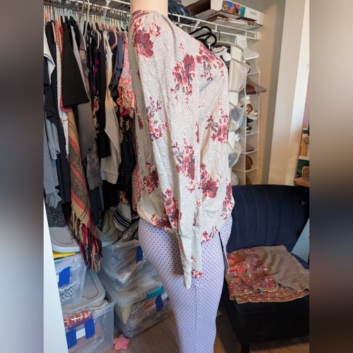 NWT C&C California Floral Lightweight Long Sleeve Sweater Size M - Picture 4 of 12