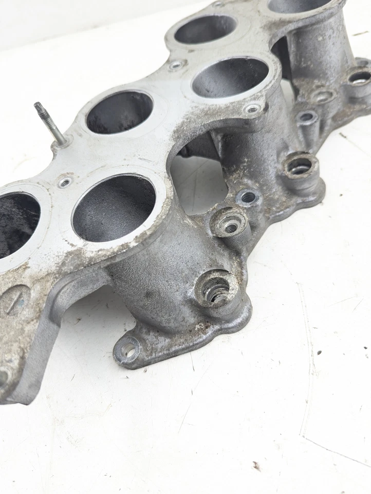 LEXUS GS 450H v6 3.5 Colector de entrada de aire inferior is350 OEM 17111-31171 Foto 4 de 4